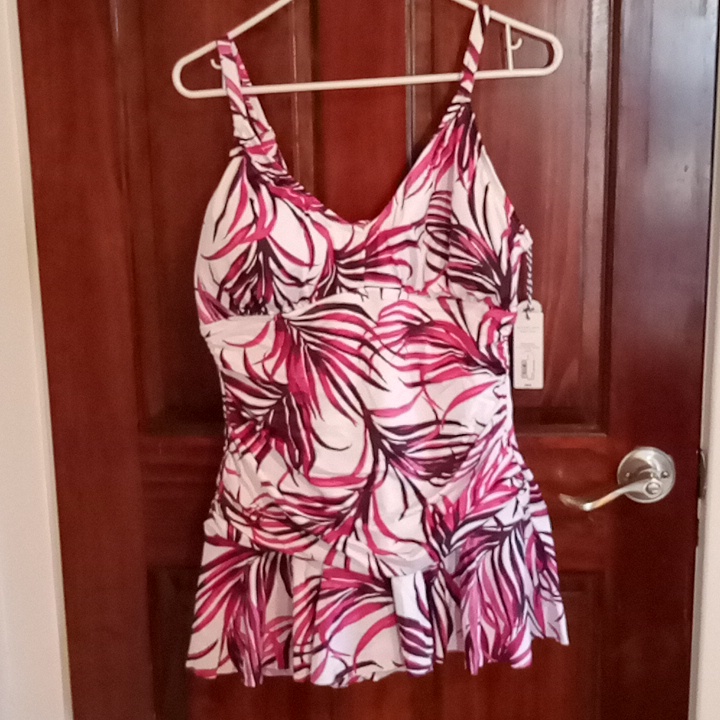 Nwt Women's Full Swimsuit Dress Pink, White, And Black, With Floral Size 16.